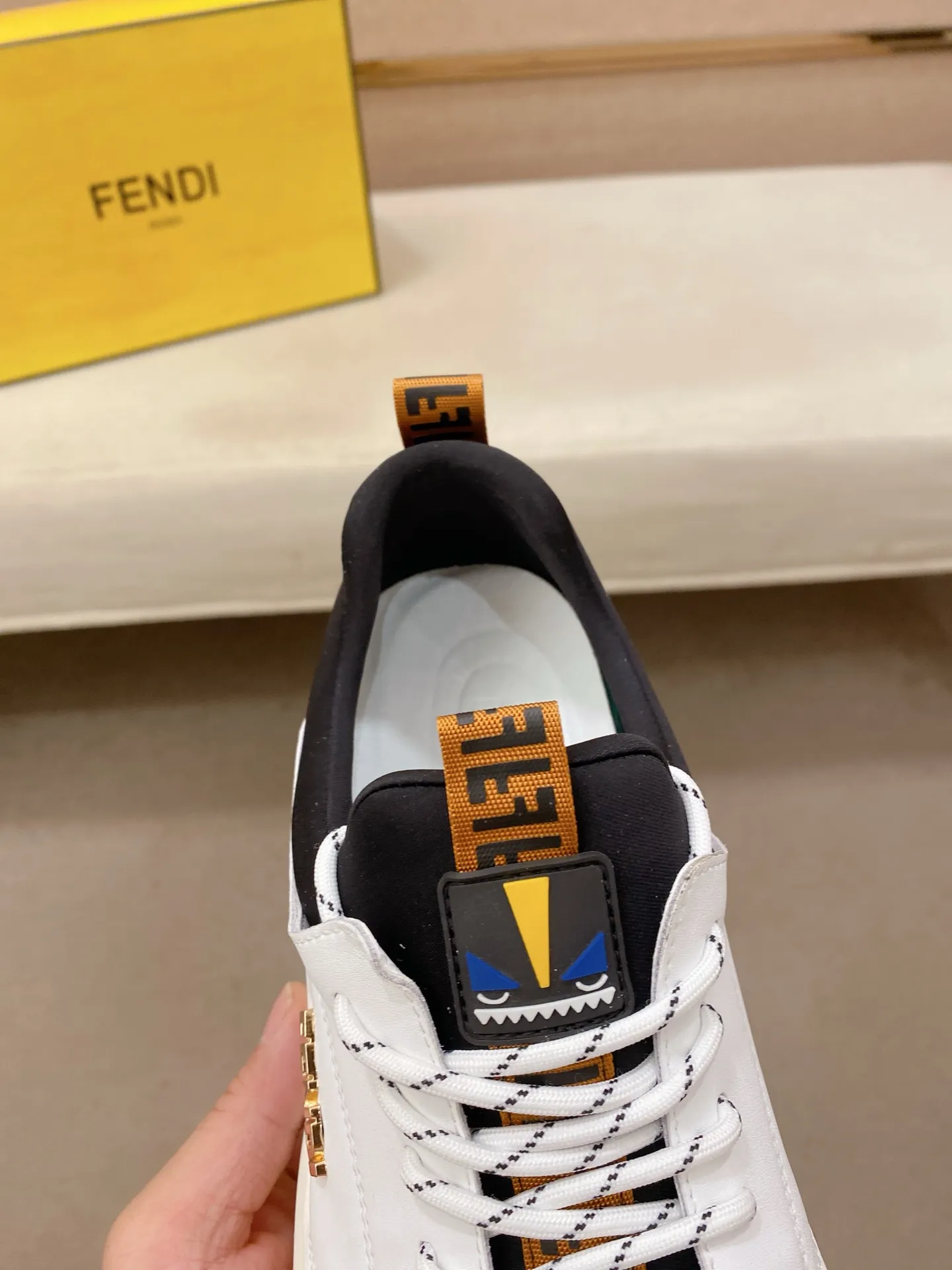 Men's shoes 💰 420💰 (fendi) New style 👊🏻 upper 🇮🇹 imported cowhide fabric 🇩🇪 lining imported sheepskin lining. The original outsole is molded to highlight the identity of every man, and the upper foot is elegant and stable🚶🏻🚶🏻The high-end custom counters reproduce the original version📯No matter the wind or rain, the shoe last remains unchanged and can withstand the verification of time🔍️,🔵 Size: 38-44